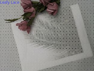Sakura Cherry Blossom Thread Biała haftowana tkanina z oczkami