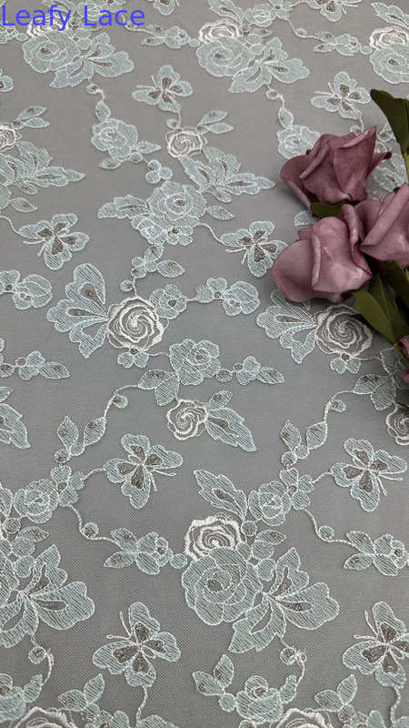 White Lace 3D Floral Elegant And Beauty Luxary Embroidery Fabric Wedding Dresses Gowns