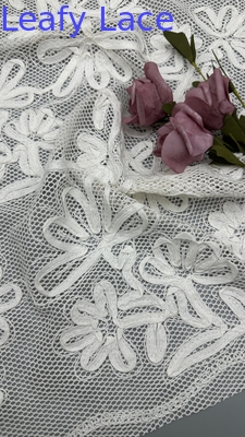 Elegantna i trwała tkanina ze sznurówki z broderami o długości 120-130 cm do ślubów i urodzin