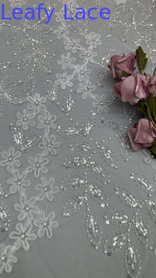 Koronkowa tiulowa koronka z liśćmi z haftowaną siateczką z cekinami i koralikami dla przejrzystej elegancji, bogatej faktury i blasku w sukniach haute couture i luksusowych