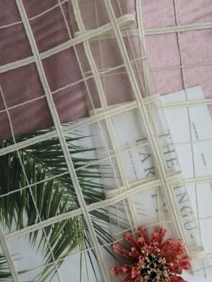 Geometryczny haftowany materiał koronkowy Biały materiał koronkowy na sukienki