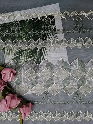 Geometryczny biały haftowany tiul Luksusowy materiał z koronki dla nowożeńców