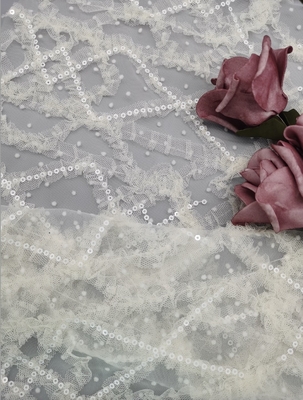 3D Kwiatowy haftowany cekinowy materiał Koronkowa tkanina ślubna z siateczki z cekinami