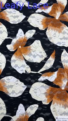 Kolorowe czarno-białe kwiaty na sukienki ślubne